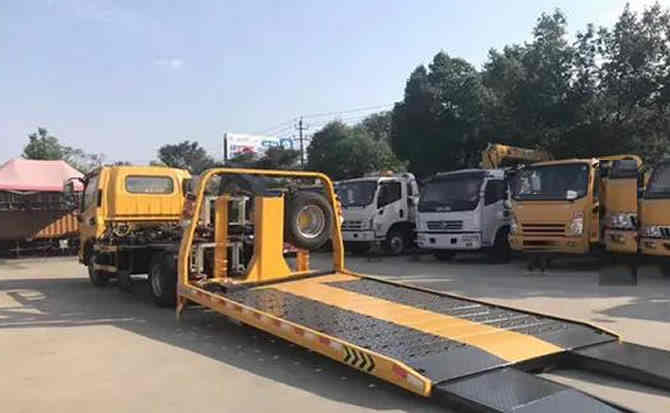 河口区汽车中途维修案例