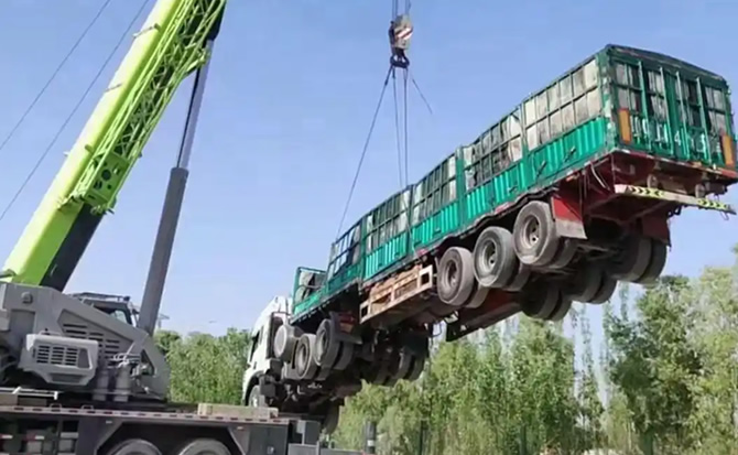 河口区道路脱困救援案例